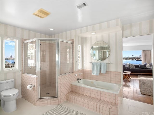 $8,575,000 | 1 Collins Island, Newport Beach, CA 92662