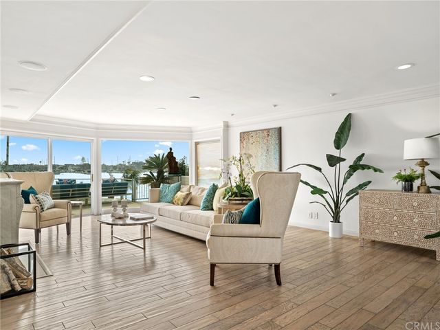 $8,575,000 | 1 Collins Island, Newport Beach, CA 92662