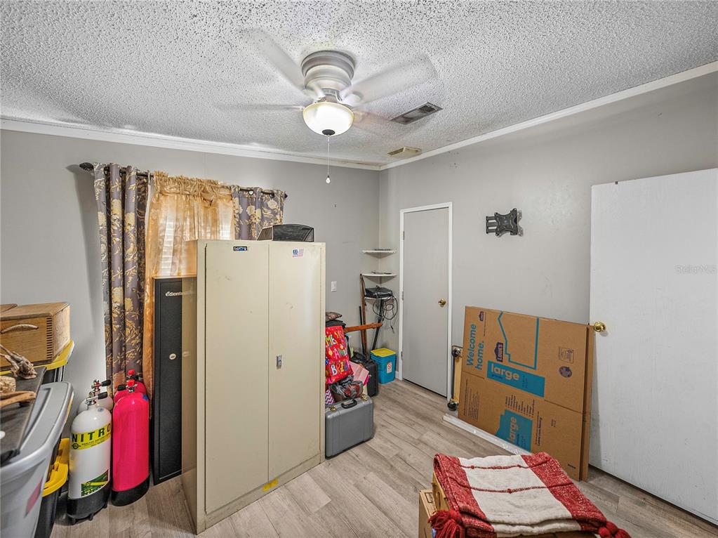 11404 Lithia Pinecrest Road Lithia, FL 33547 - Photo 29 of 63