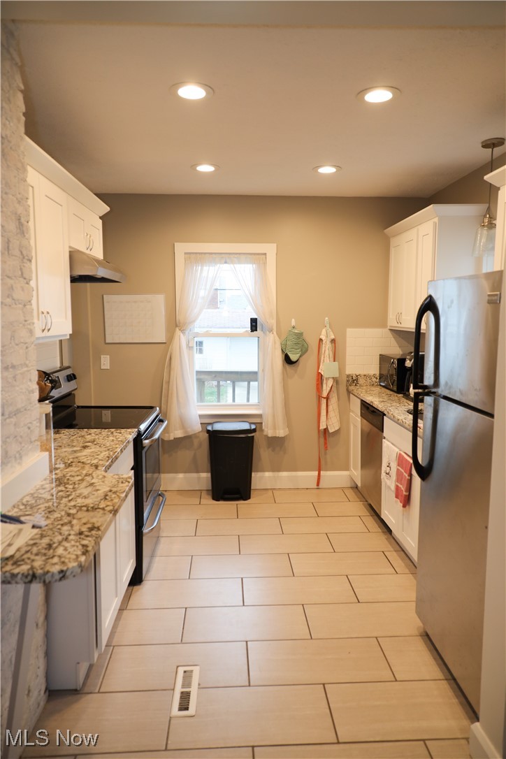 7908 Spring Garden Road Cleveland, OH 44129 - Photo 19 of 38