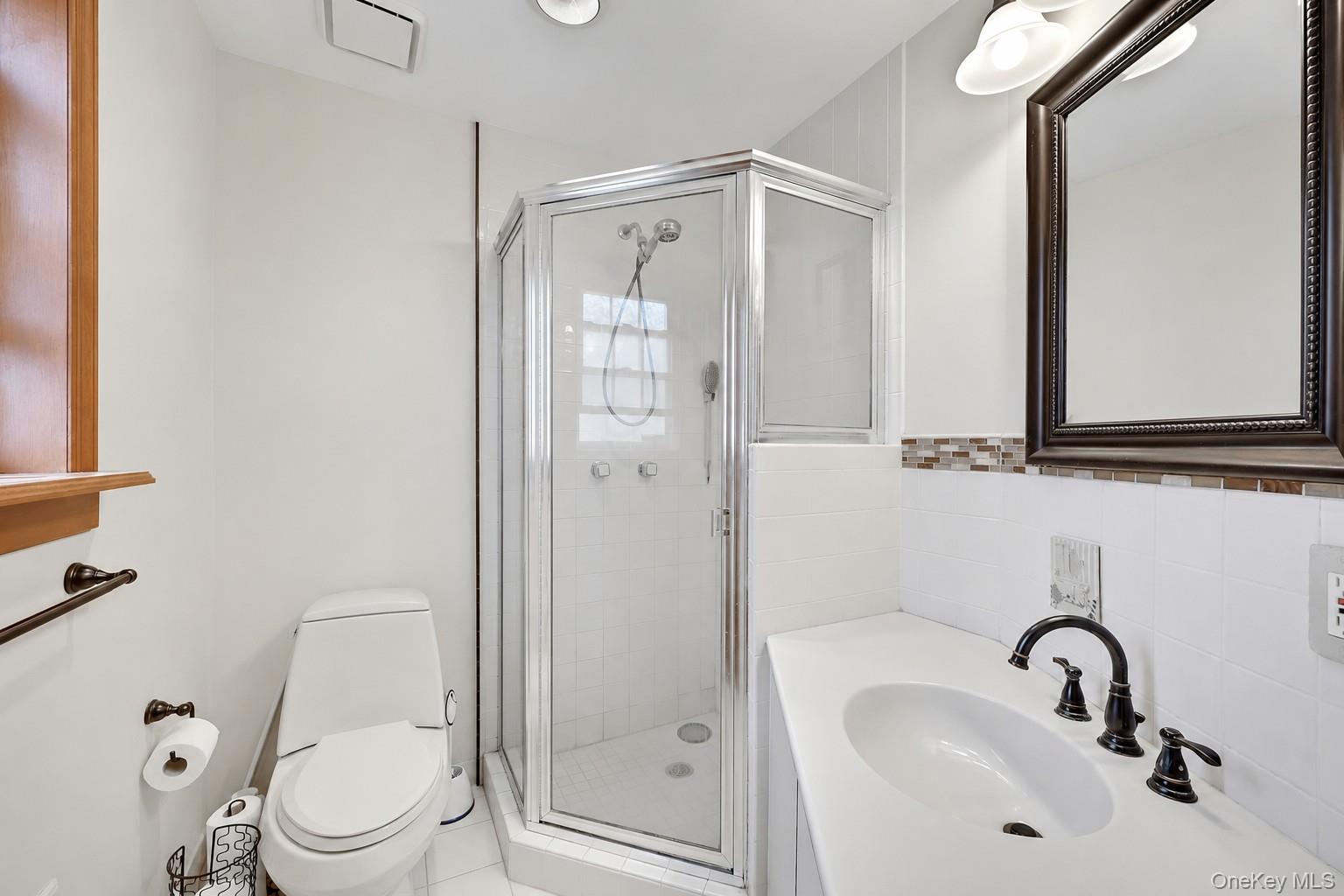 4 Interlaken Avenue New Rochelle, NY 10801 - Photo 13 of 28