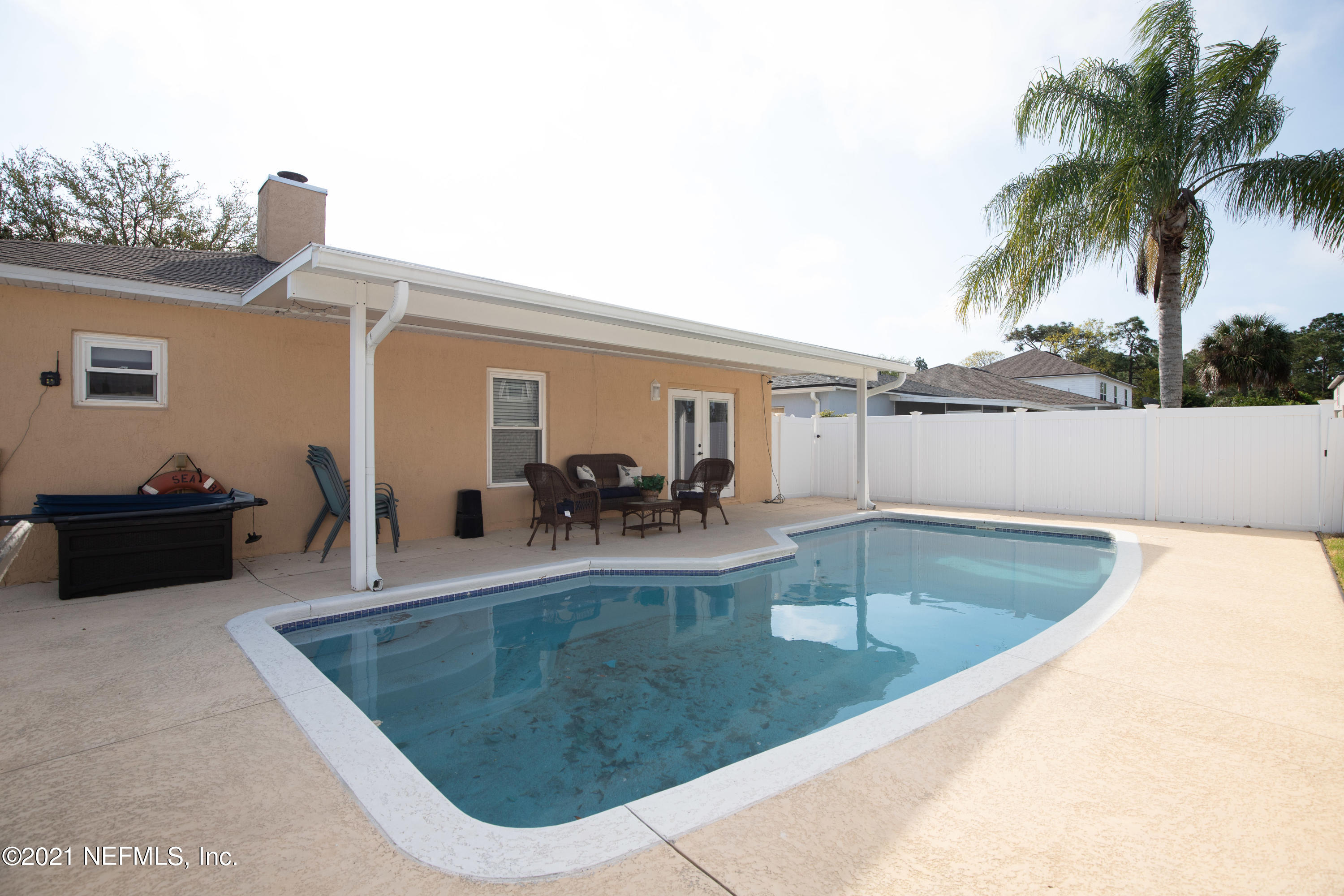 2602 Sunrise Ridge Lane Jacksonville, FL 32277 - Photo 32 of 35 a view of a living room and kitchen