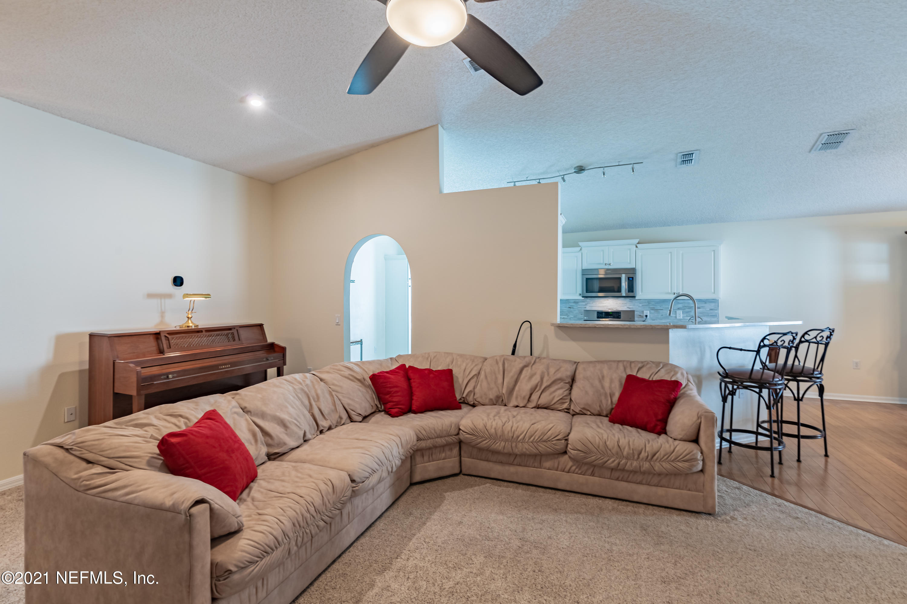 2602 Sunrise Ridge Lane Jacksonville, FL 32277 - Photo 9 of 35 a living room with furniture