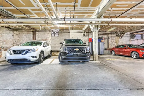 $3,500 | 404 Notre Dame Street, Unit 23, New Orleans, LA 70130