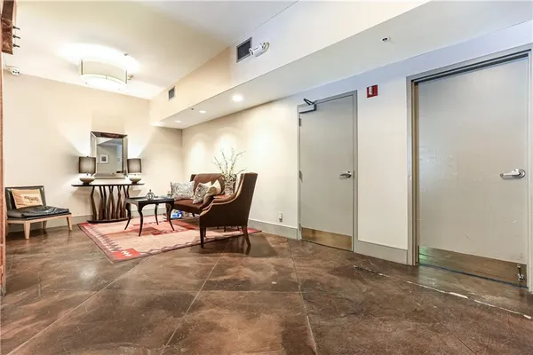 $3,500 | 404 Notre Dame Street, Unit 23, New Orleans, LA 70130
