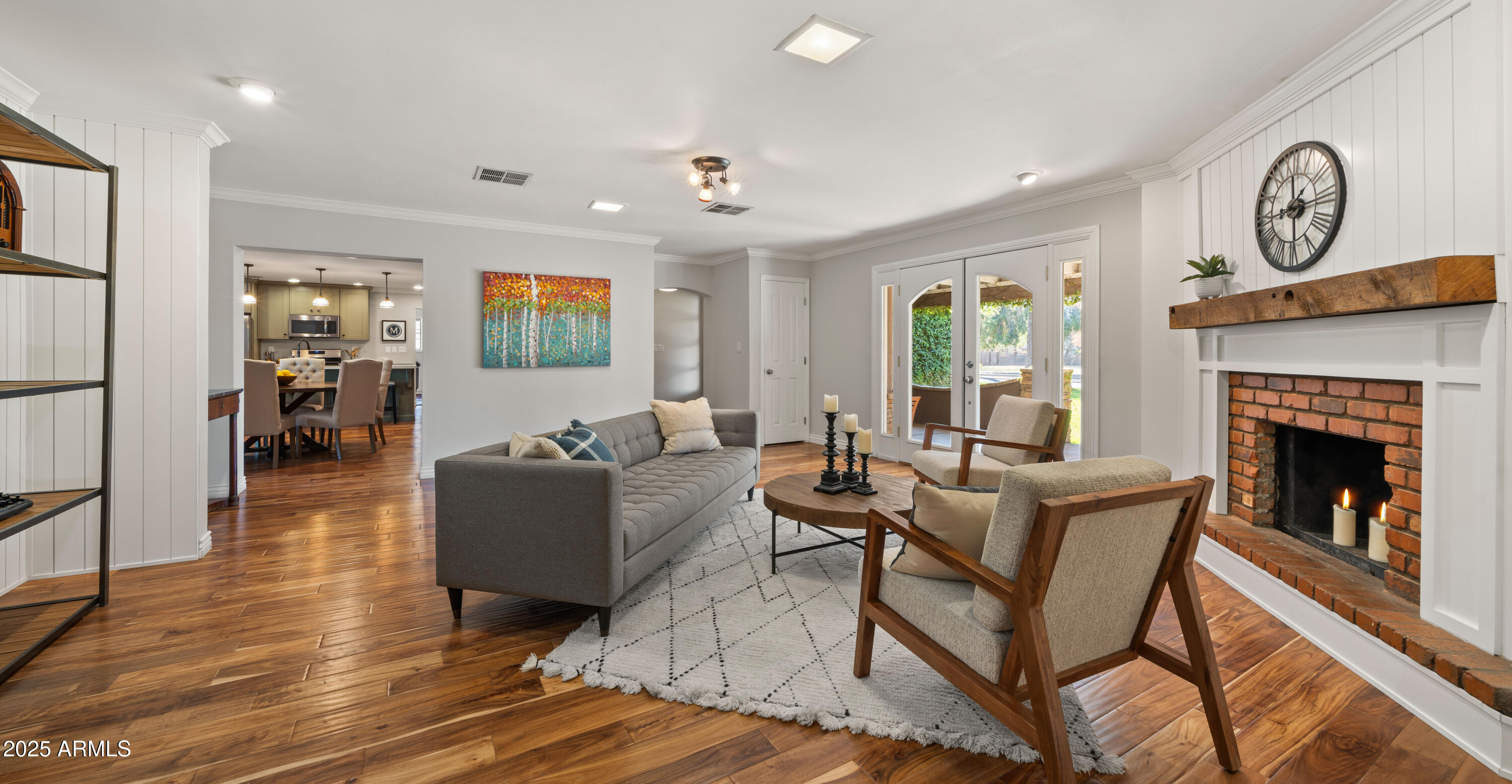 8411 North 11th Avenue Phoenix, AZ 85021 - Photo 3 of 29 Wood burning fireplace