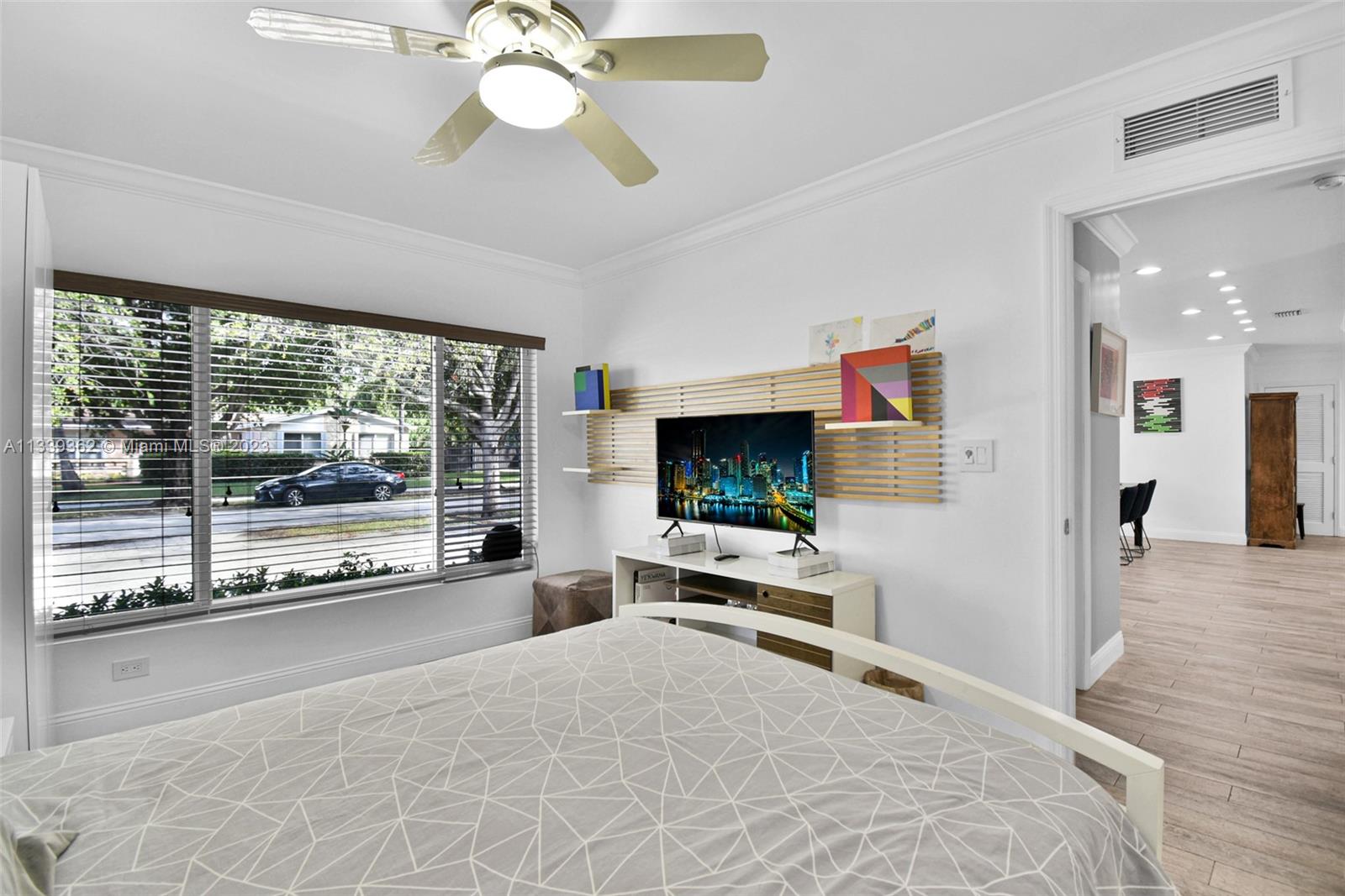 Dadeland Miami, FL 33173 - Photo 39 of 56 a view of a livingroom with a flat screen tv