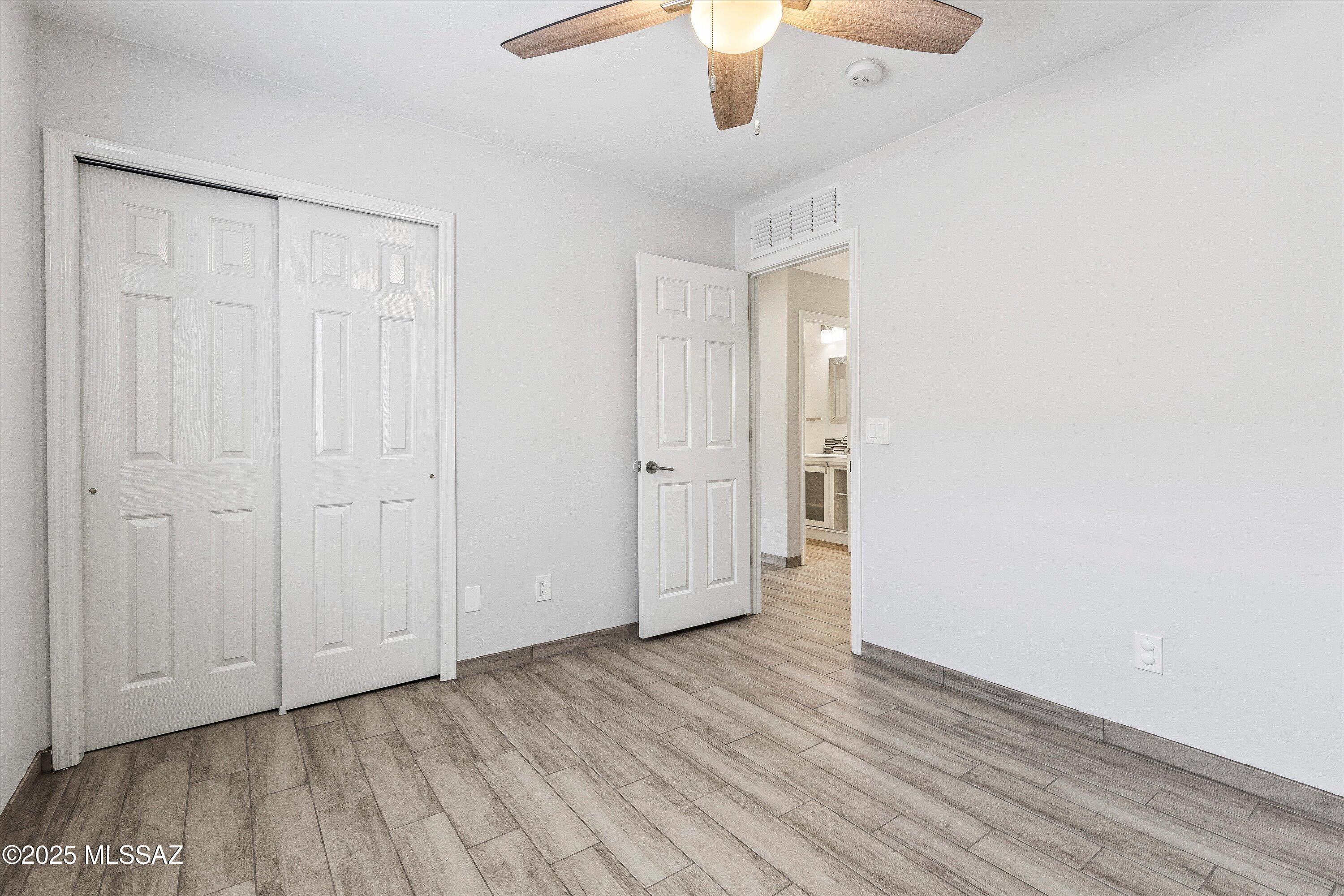 8492 East Sarnoff Ridge Loop Tucson, AZ 85710 - Photo 21 of 28