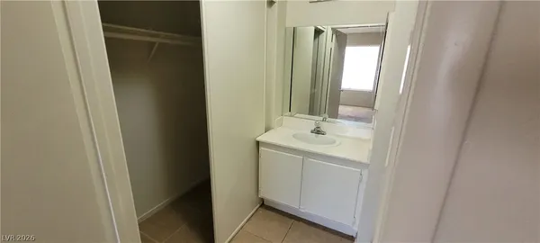 $1,375 | 4865 South Torrey Pines Drive, Unit 106, Las Vegas, NV 89103