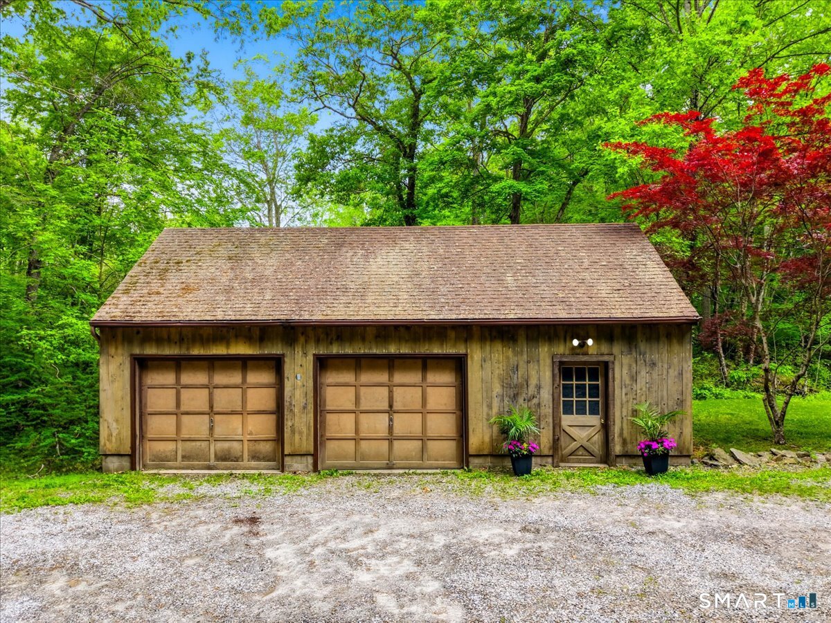 115 Green Hill Road Killingworth, CT 06419 - Photo 33 of 40 Two-car detached garage with workshop area