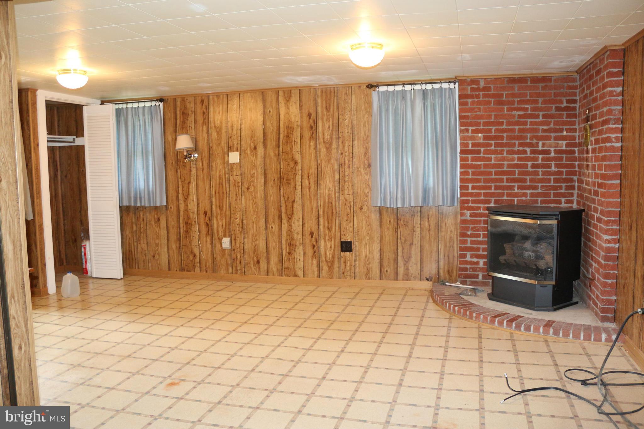 24726 Raven Rock Road Smithsburg, MD 21783 - Photo 22 of 30 Family Room