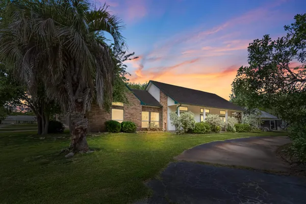 $415,000 | 305 La Mesa Street, Kingsland, TX 78639
