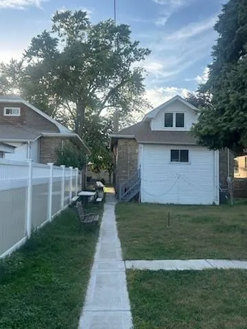 $319,900 | 3619 Gunderson Avenue, Berwyn, IL 60402