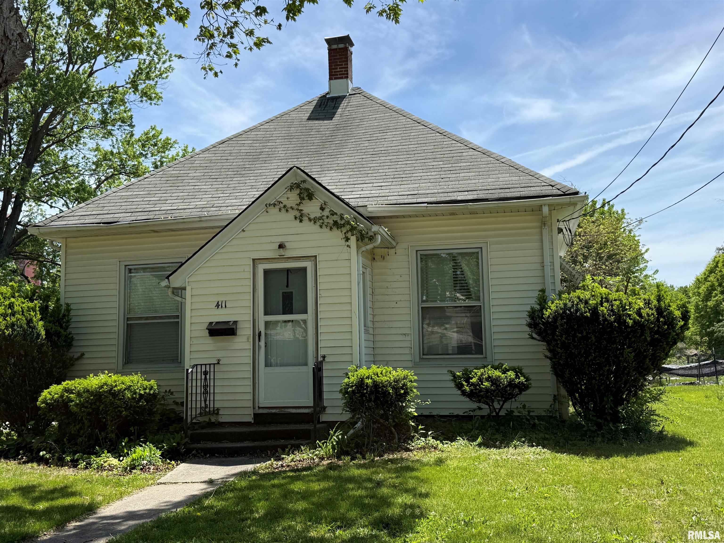 411 West Jefferson Street Macomb, IL 61455 - Photo 1 of 9