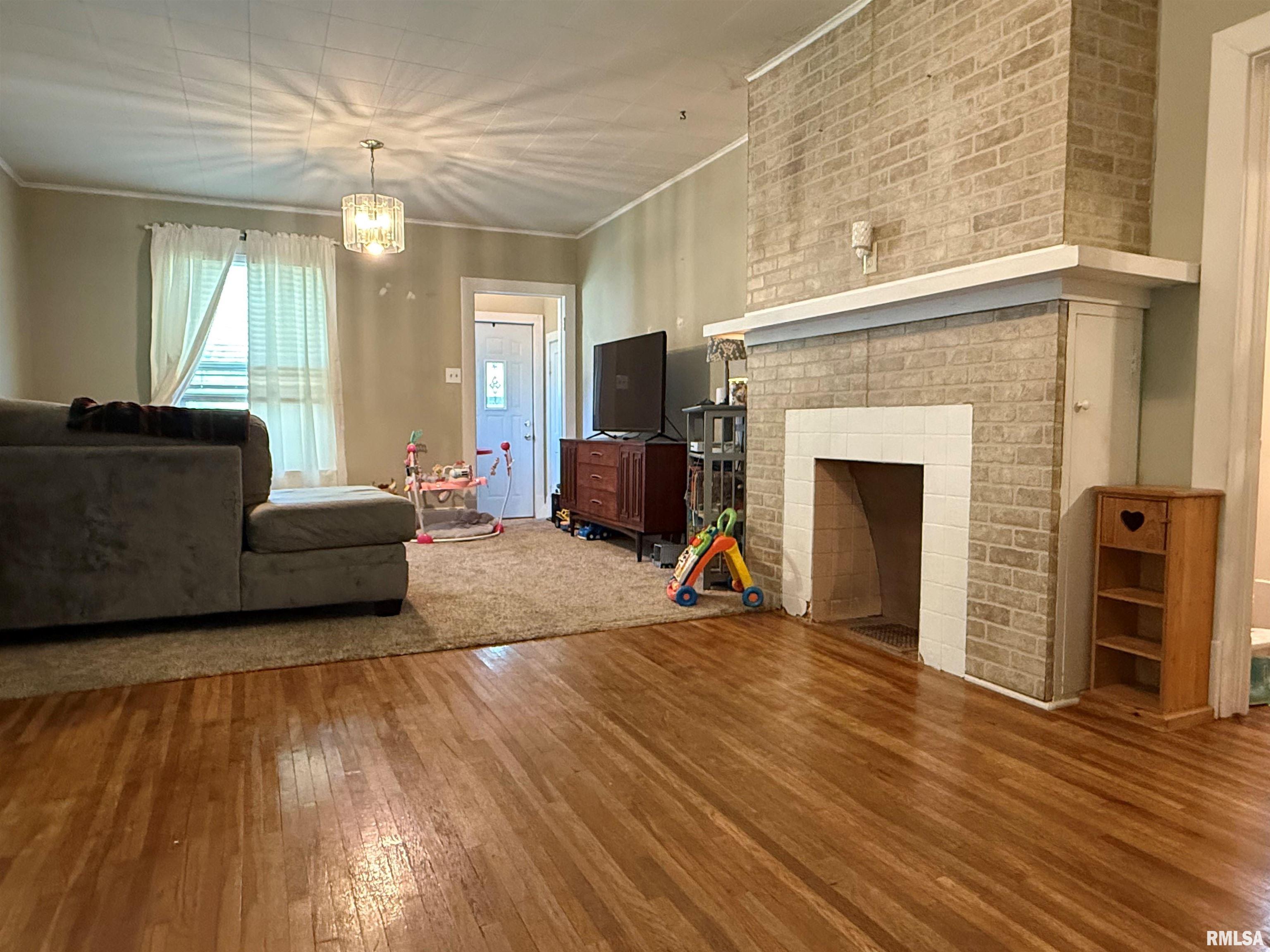 411 West Jefferson Street Macomb, IL 61455 - Photo 2 of 9