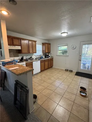 $1,500 | 402 Emmett Street, Bryan, TX 77802