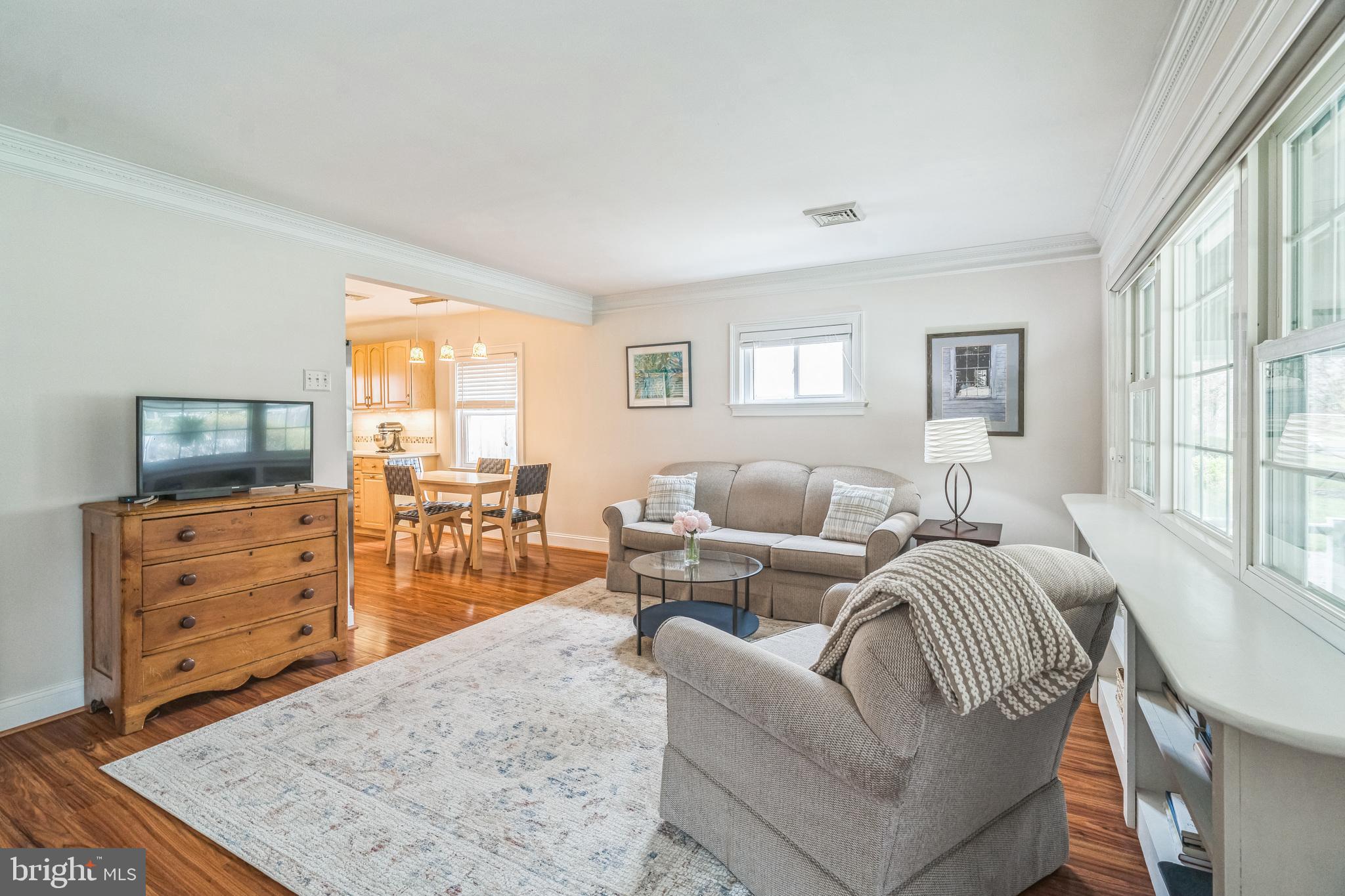 437 Norma Road Ambler, PA 19002 - Photo 5 of 25 Living Room