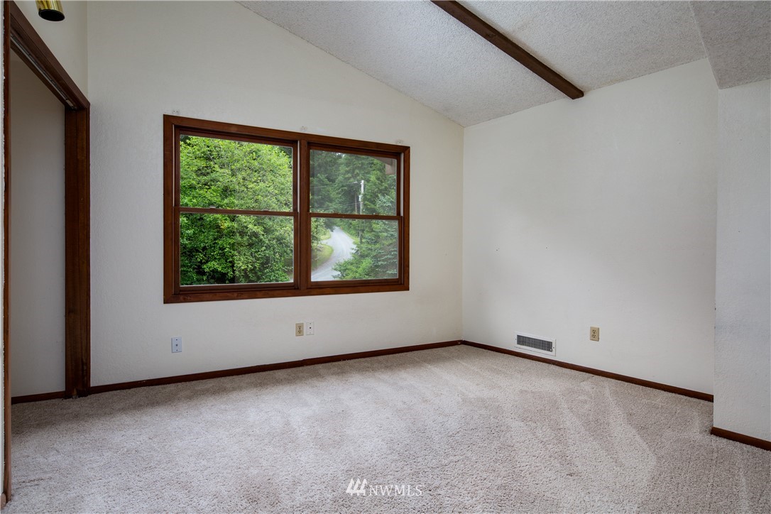 1309 Old Samish Road Bellingham, WA 98229 - Photo 15 of 40 an empty room with windows