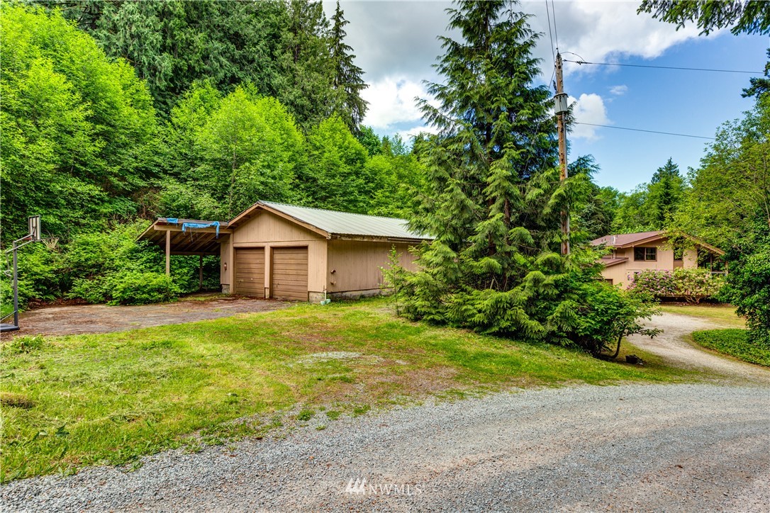 1309 Old Samish Road Bellingham, WA 98229 - Photo 33 of 40 a front view of house with yard and green space