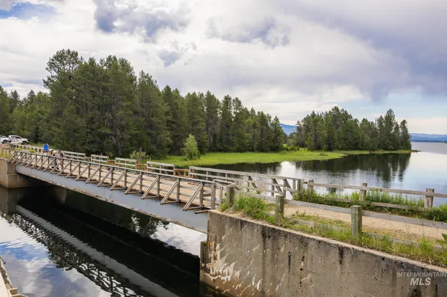 $500,000 | 151 Pinnacle Court, Cascade, ID 83611