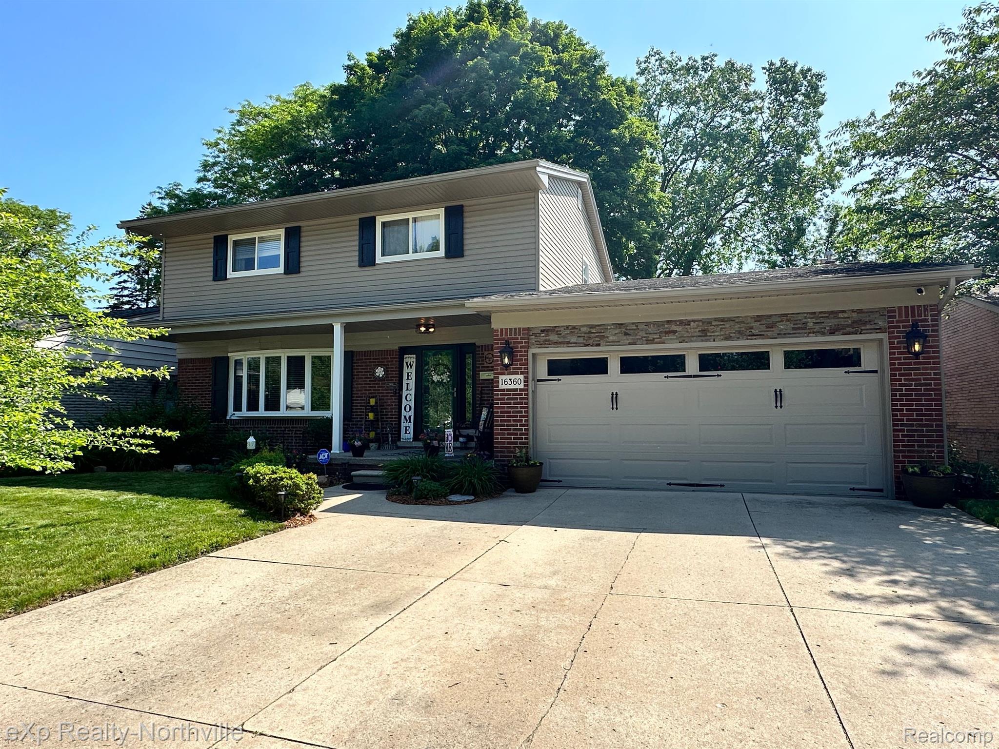 16360 Riverside Drive Livonia, MI 48154 - Photo 1 of 32 Gallery Image 1