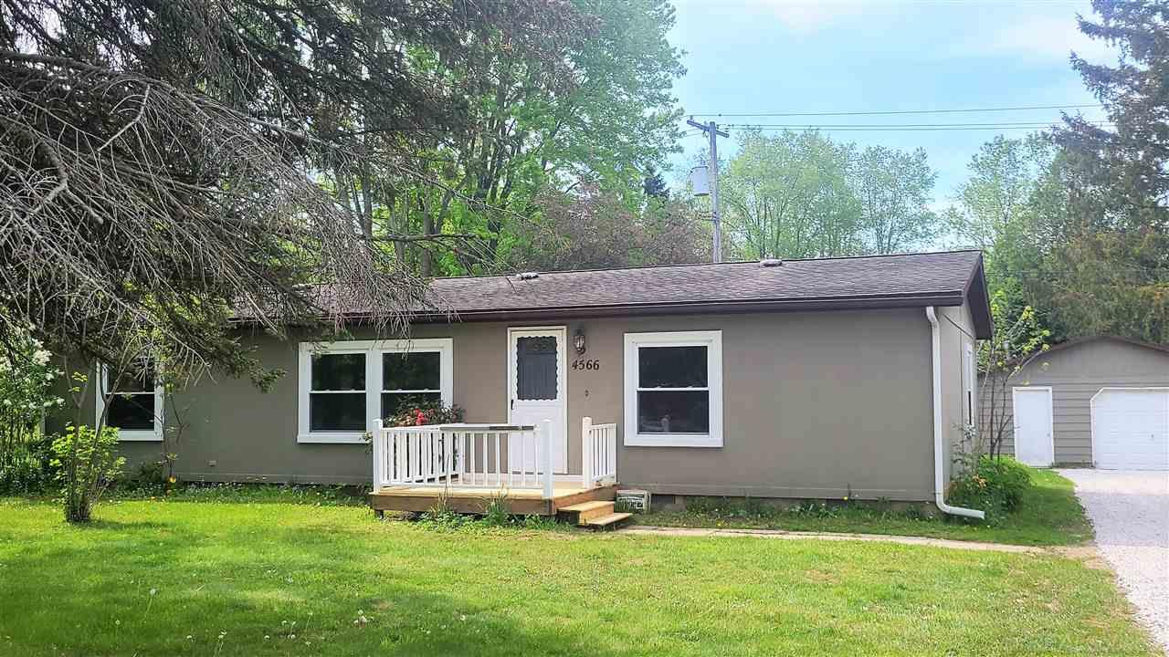 4566 Main Applegate, MI 48401 - Photo 1 of 17