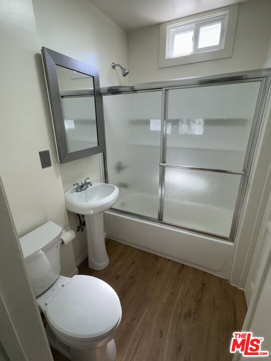 211 South Arnaz Drive Beverly Hills, CA 90211 - Photo 15 of 27