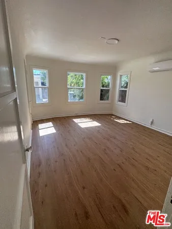 $5,500 | 211 South Arnaz Drive, Beverly Hills, CA 90211