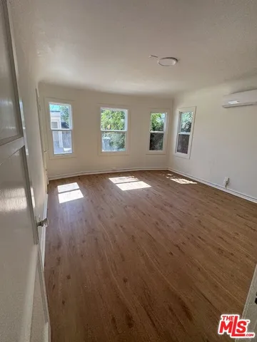 $5,500 | 211 South Arnaz Drive, Beverly Hills, CA 90211