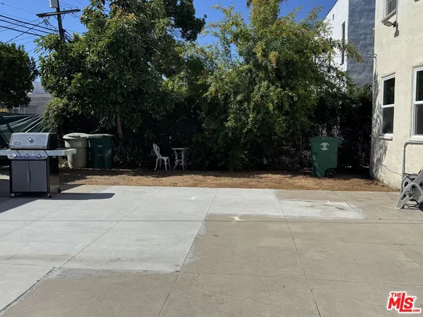 $5,500 | 211 South Arnaz Drive, Beverly Hills, CA 90211