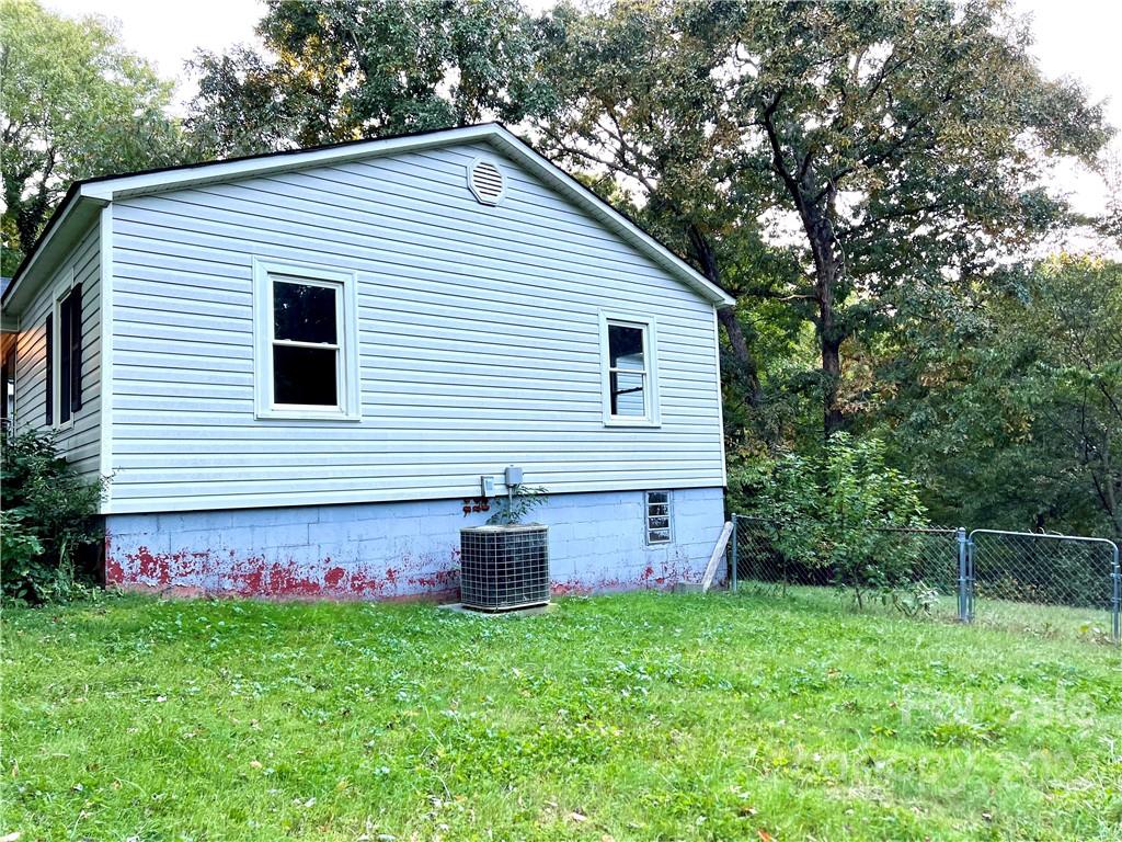 690 Sunderland Road Southwest Concord, NC 28027 - Photo 5 of 13 Gallery Image 5