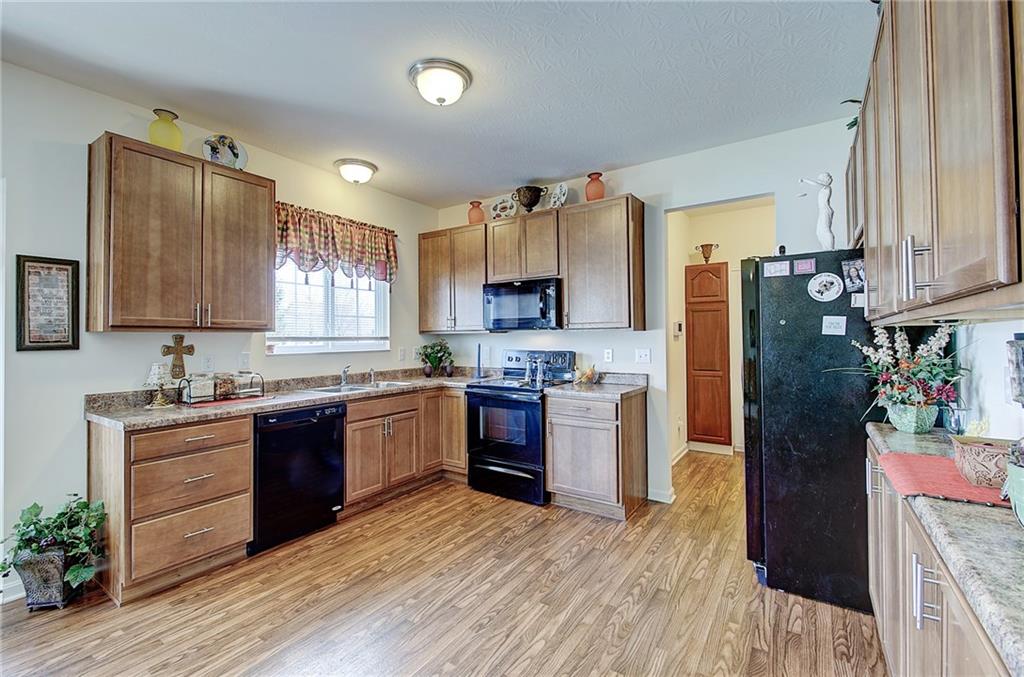 2575 Autumn Road Indianapolis, IN 46229 - Photo 11 of 34
