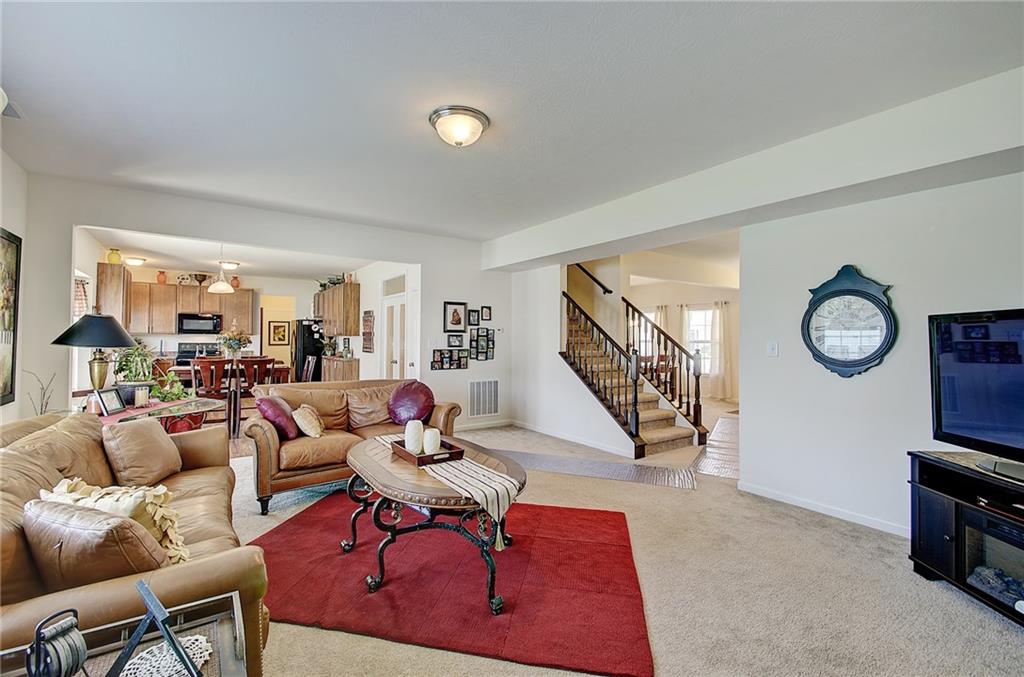 2575 Autumn Road Indianapolis, IN 46229 - Photo 3 of 34