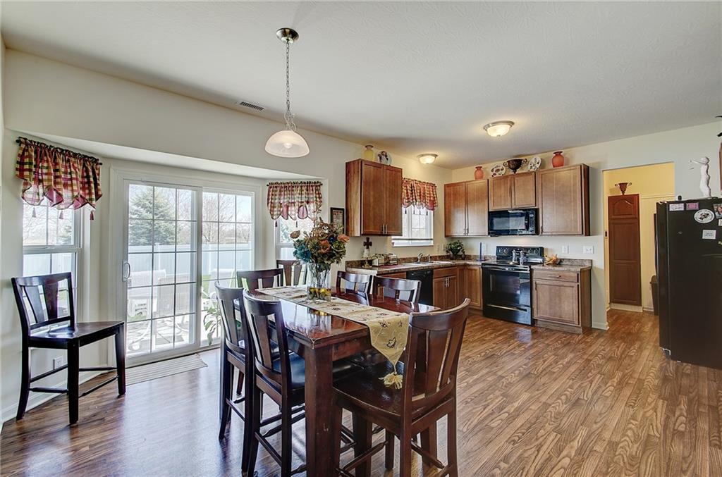 2575 Autumn Road Indianapolis, IN 46229 - Photo 7 of 34