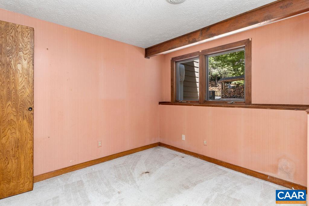 434 3 Ridges Roseland, VA 22967 - Photo 11 of 33 a view of empty room with window
