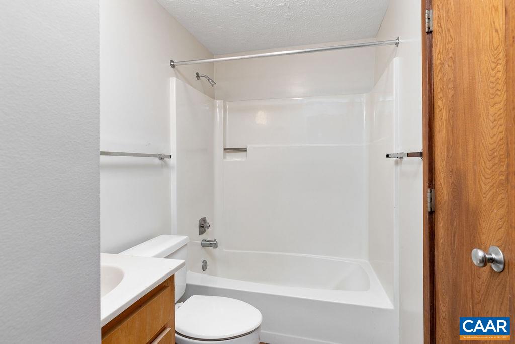 434 3 Ridges Roseland, VA 22967 - Photo 13 of 33 a bathroom with a shower and a bathtub