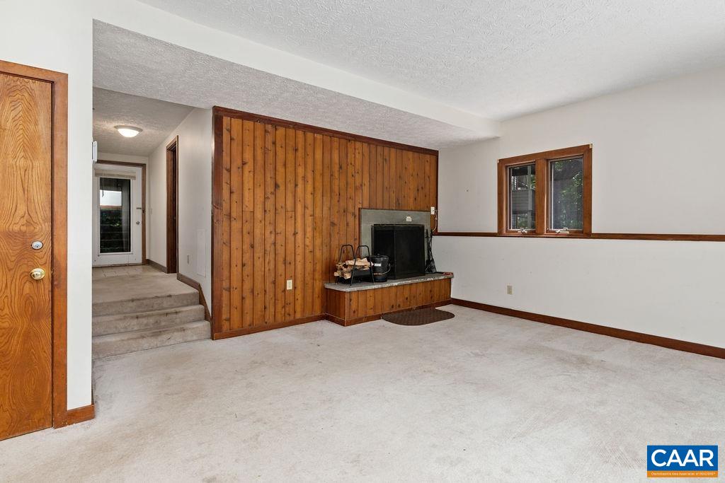434 3 Ridges Roseland, VA 22967 - Photo 8 of 33 an empty room with furniture and windows