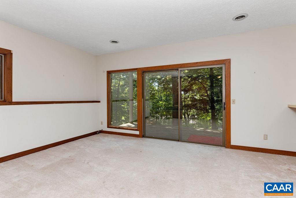 434 3 Ridges Roseland, VA 22967 - Photo 10 of 33 a view of an empty room with a balcony