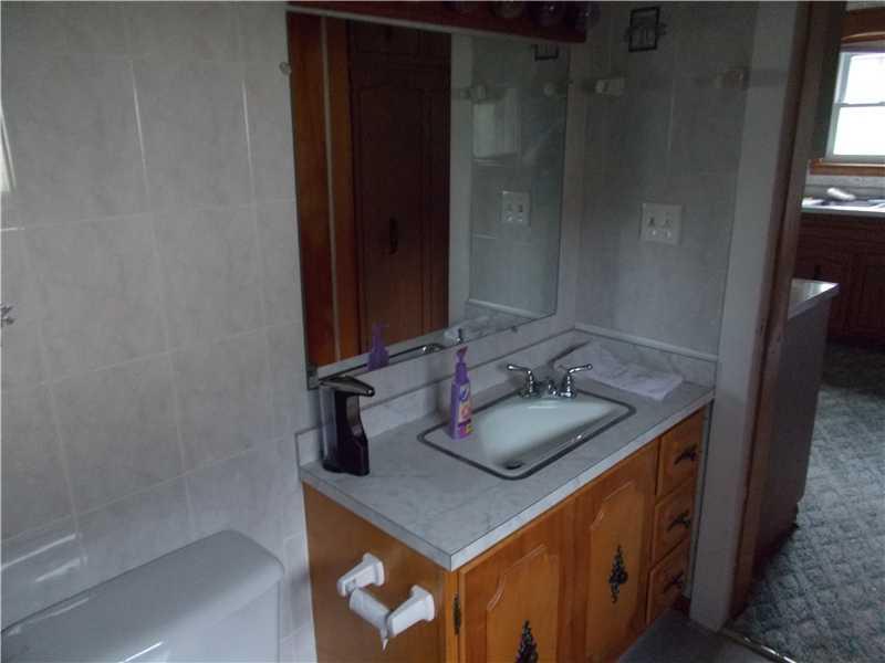 39 Walnut Dunbar, PA 15431 - Photo 7 of 16 Master Bath/Spa.