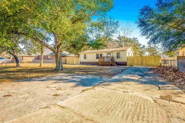 $1,400 | 211 Evergreen Drive, Mary Esther, FL 32569