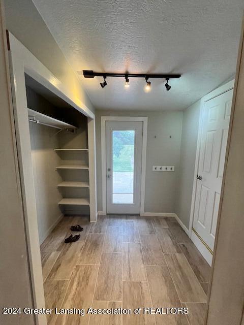 2905 South Waverly Road Eaton Rapids, MI 48827 - Photo 11 of 47 IMG_0803