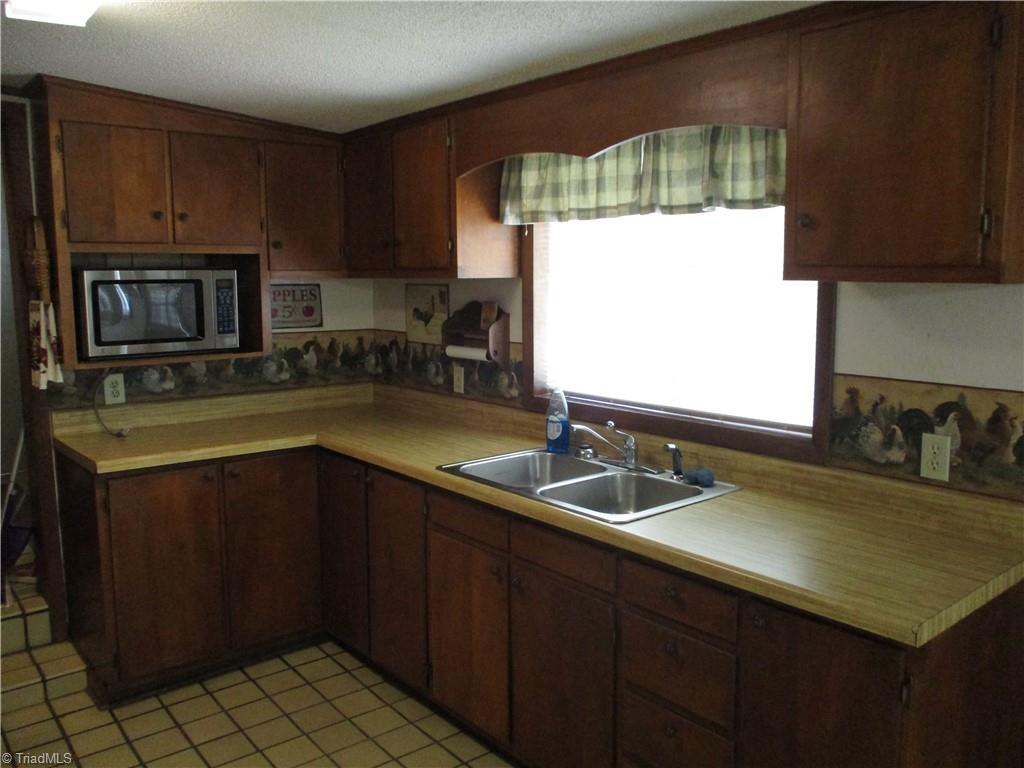 131 Horneytown Road High Point, NC 27265 - Photo 16 of 38 Gallery Image 16
