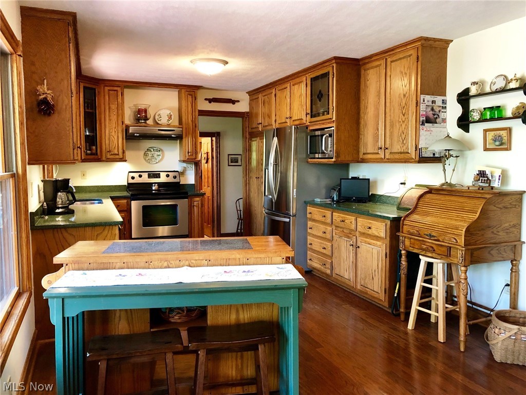 3937 Minor Road Akron, OH 44321 - Photo 4 of 31