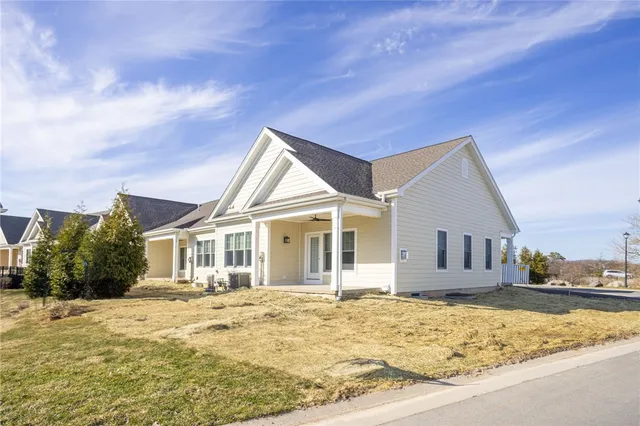 $495,000 | 251 Bretlyn Circle, Brighton, NY 14618