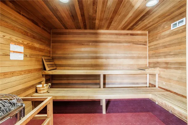 $495,000 | 251 Bretlyn Circle, Brighton, NY 14618