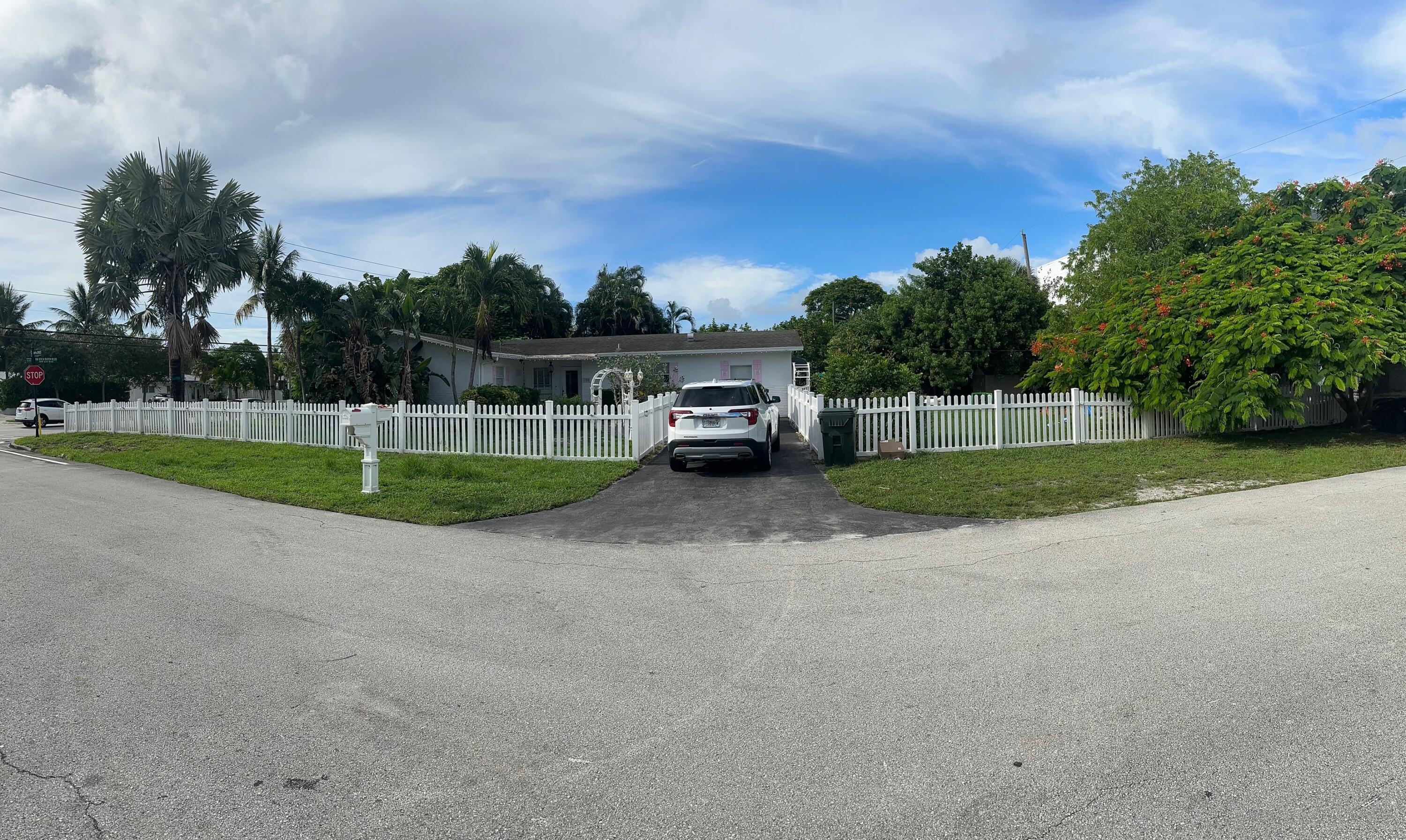 200 Northwest 9th Street Boca Raton, FL 33432 - Photo 2 of 6 IMG_4318