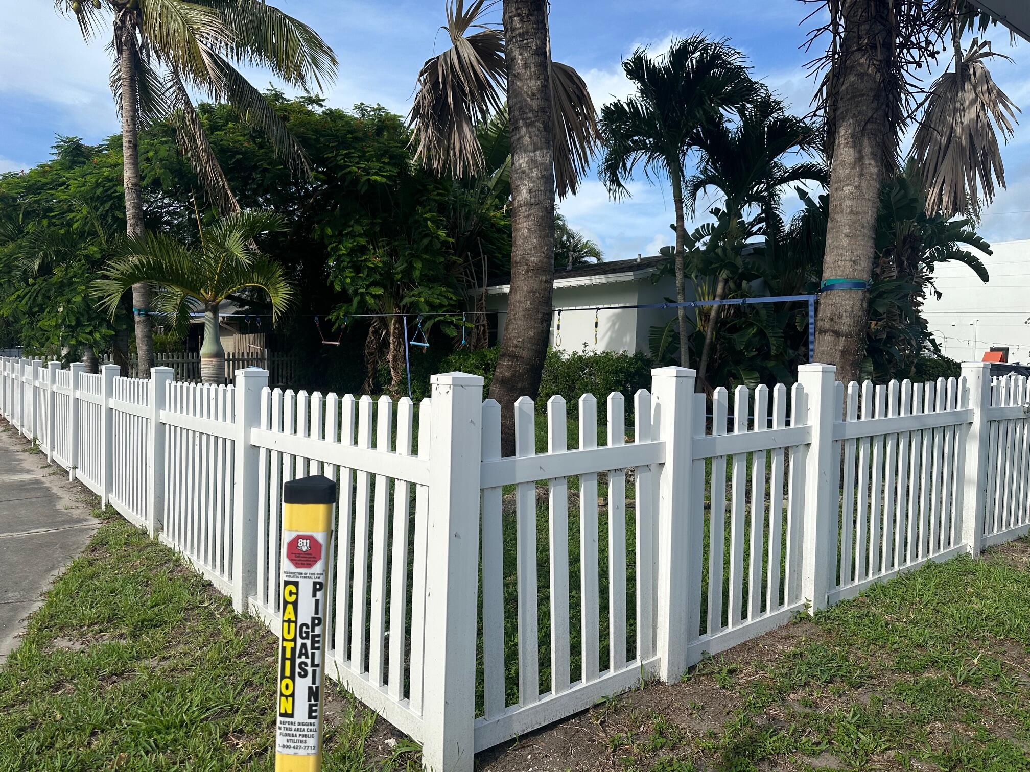 200 Northwest 9th Street Boca Raton, FL 33432 - Photo 4 of 6 IMG_4315