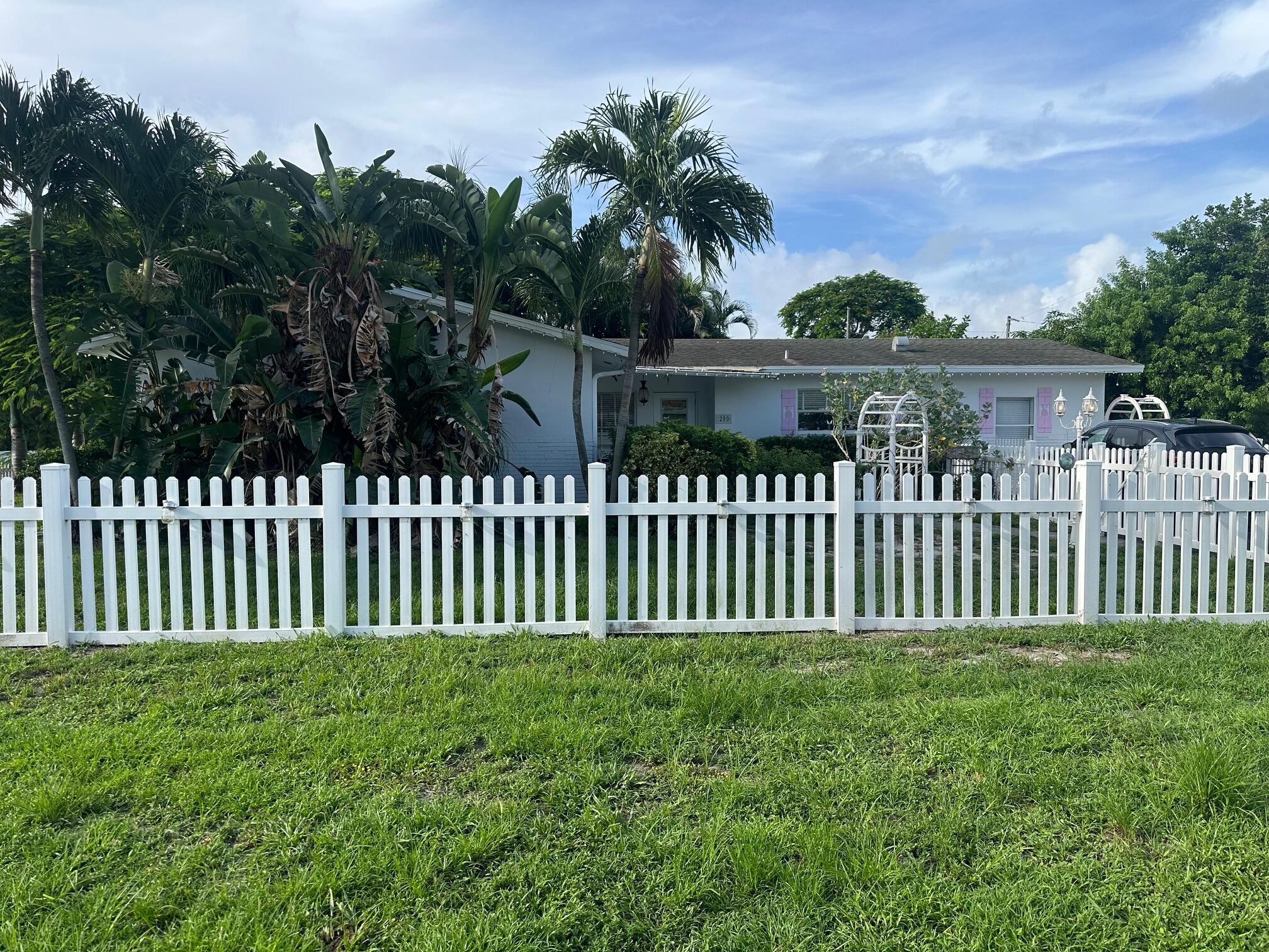 200 Northwest 9th Street Boca Raton, FL 33432 - Photo 6 of 6 IMG_4314