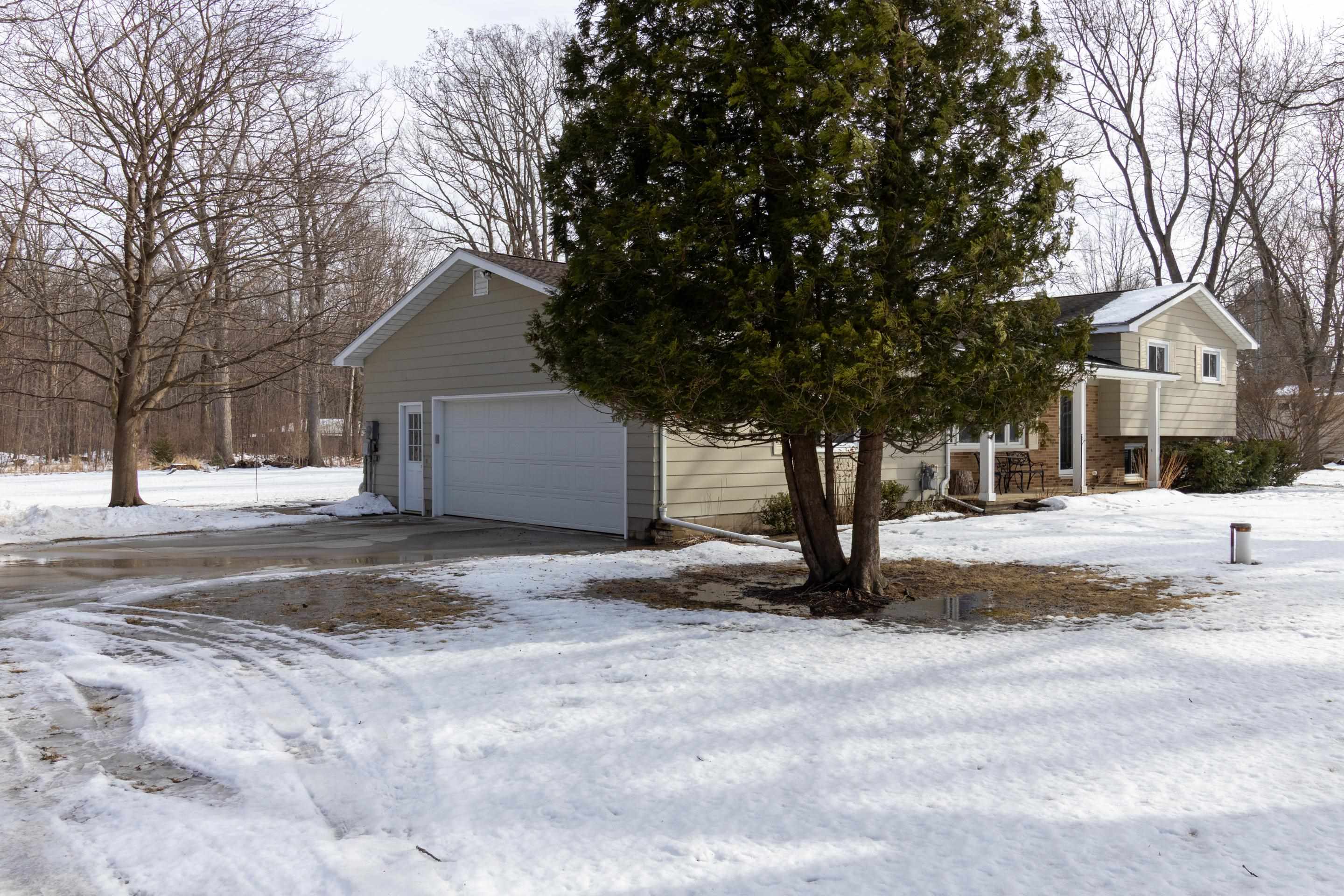 459 South Lincoln Road Mount Pleasant, MI 48858 - Photo 6 of 40 1931012-d7cdb06f-ba8f-42ab-8555-789593f18be7.JPG