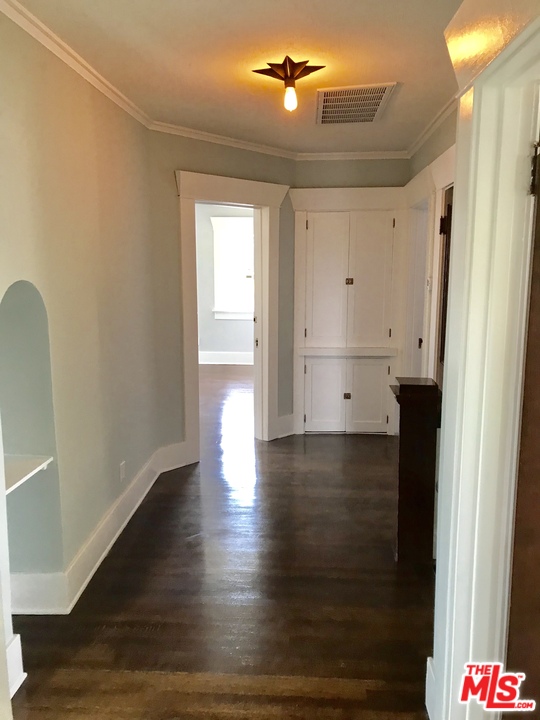 2000 Wellington Road Los Angeles, CA 90016 - Photo 20 of 30 Gallery Image 20